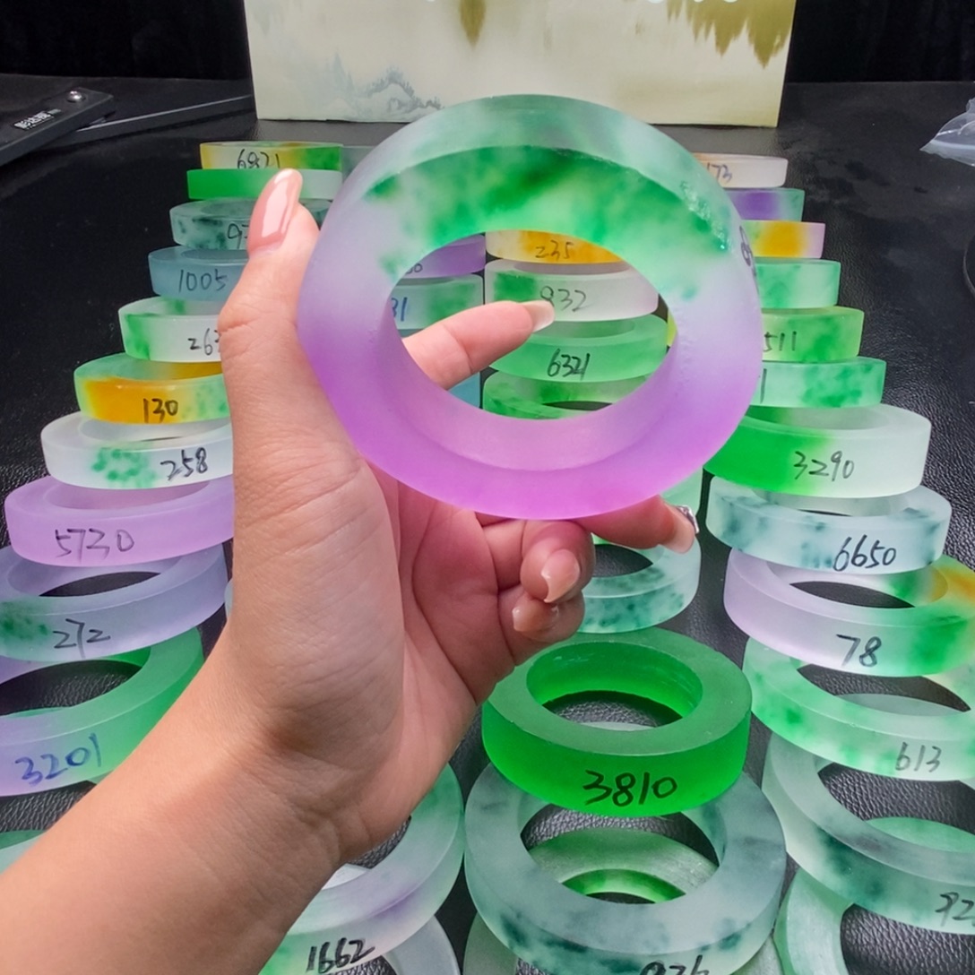 鞍***人玉百搭时尚独龙翠手镯