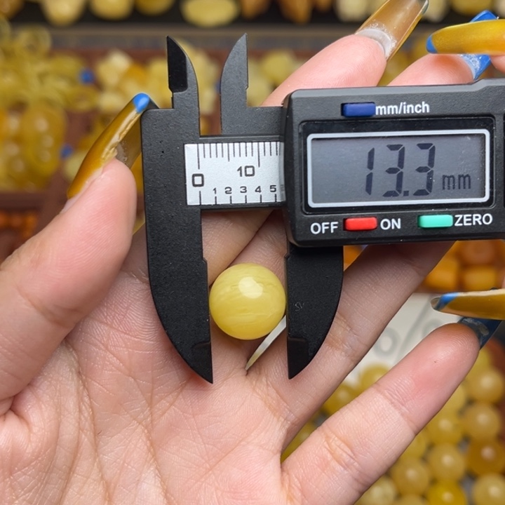 盘***店蜜蜡未镶嵌珠宝奇石瑕疵放漏