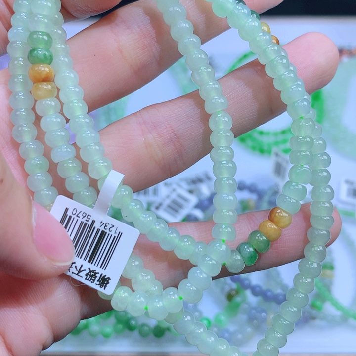 翡翠手链未镶嵌多***爱翡翠