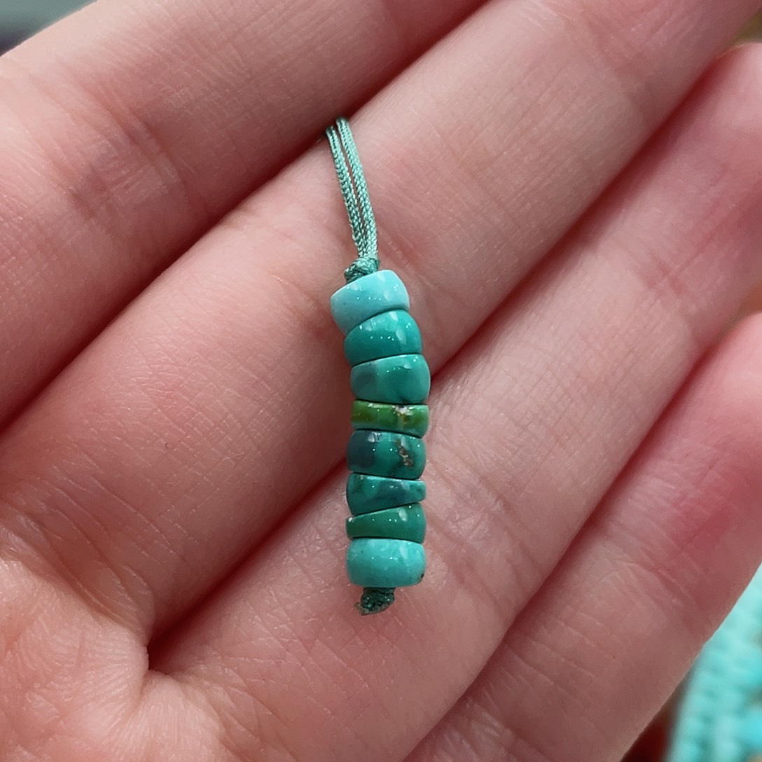 绿松石颈饰未镶嵌