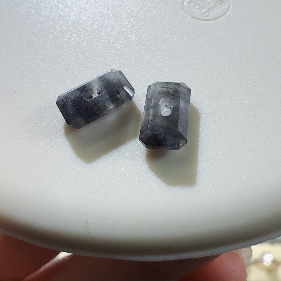 翡翠颈饰未镶嵌乌鸡方扣