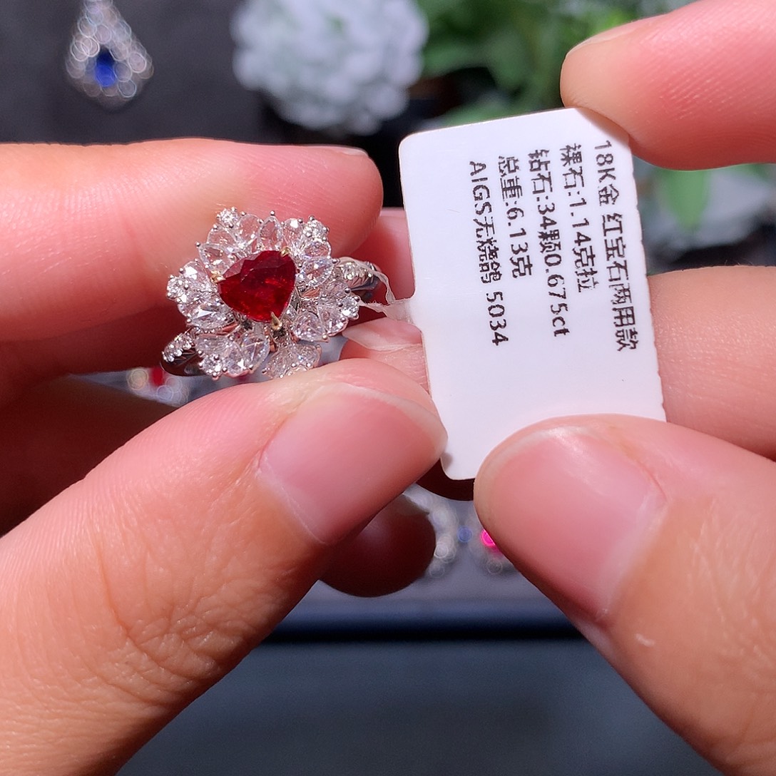 戒指18K金镶嵌红宝石