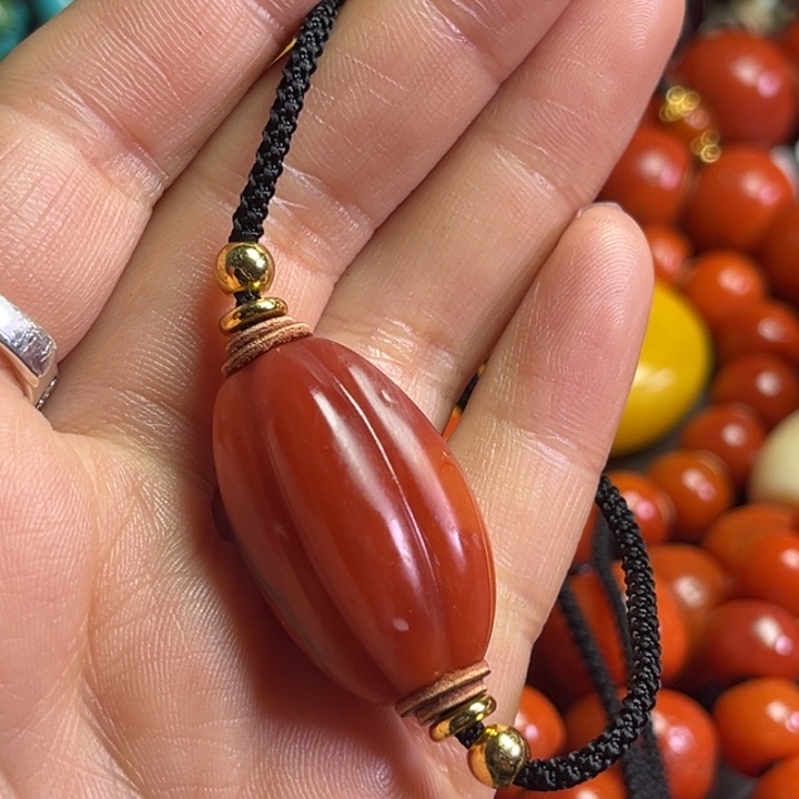 颈饰琉璃茂*琉璃…………