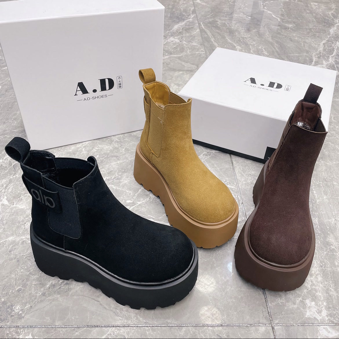 面包底烟筒靴增高八厘米洋气磨砂皮娃娃头松糕厚底马丁靴9008-2