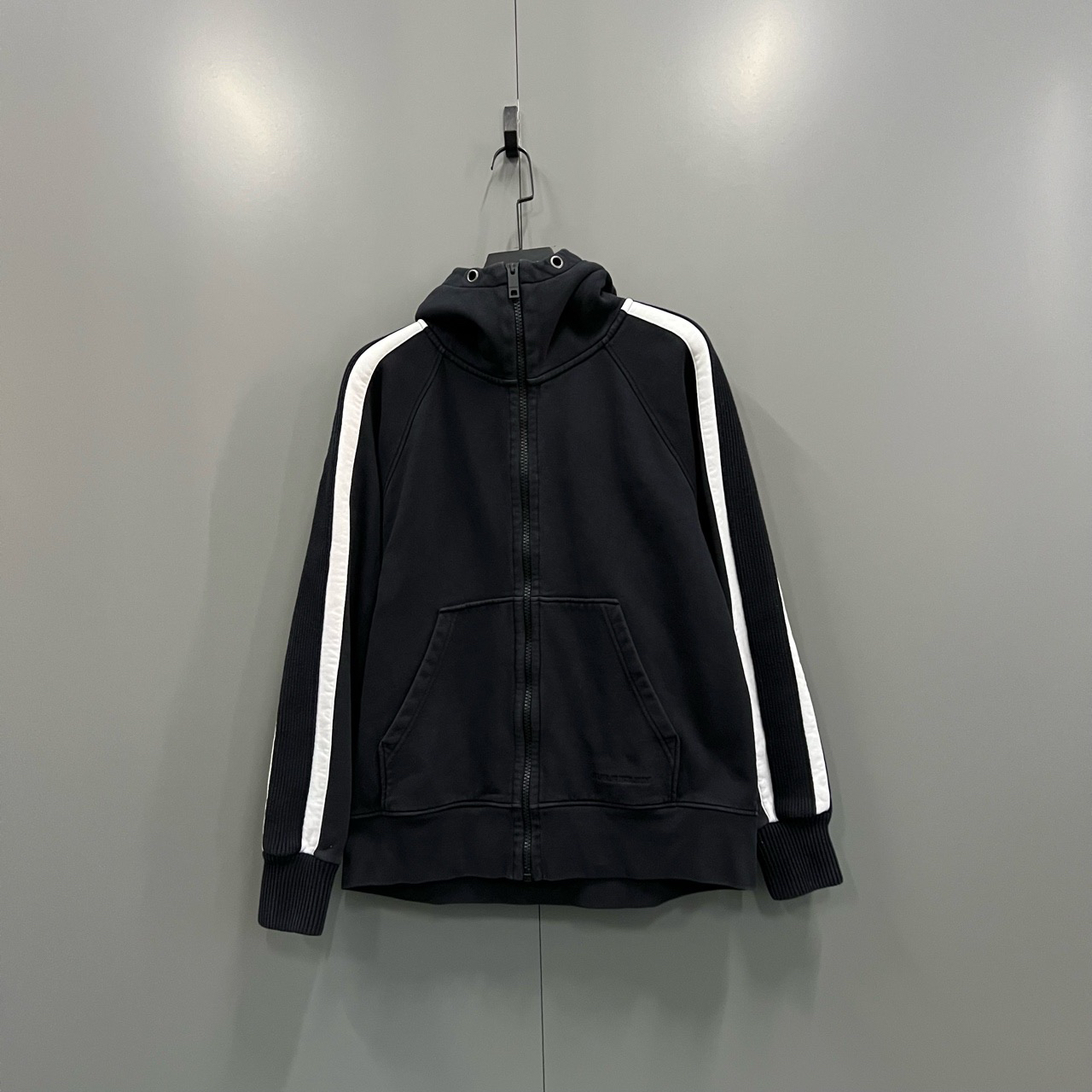 95新 BURBERRY/博柏利 侧边条纹拉链帽衫 L码