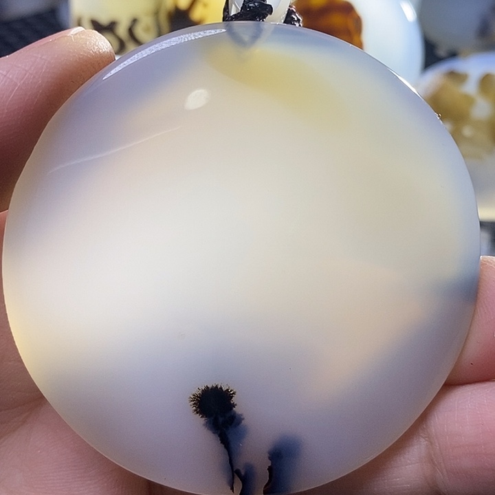 未镶嵌颈饰玛瑙/玉髓平*