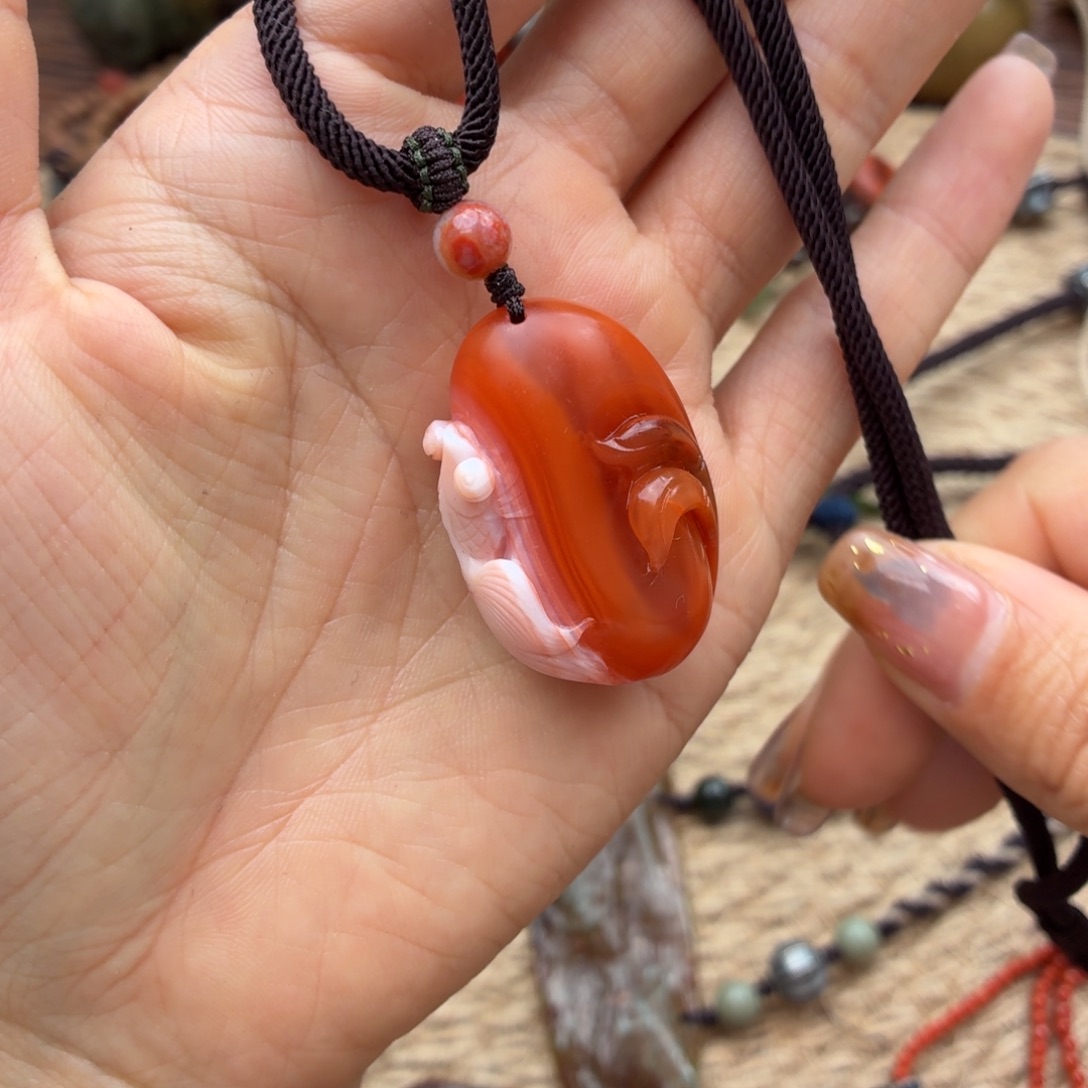 崔***崔南红玛瑙未镶嵌颈饰