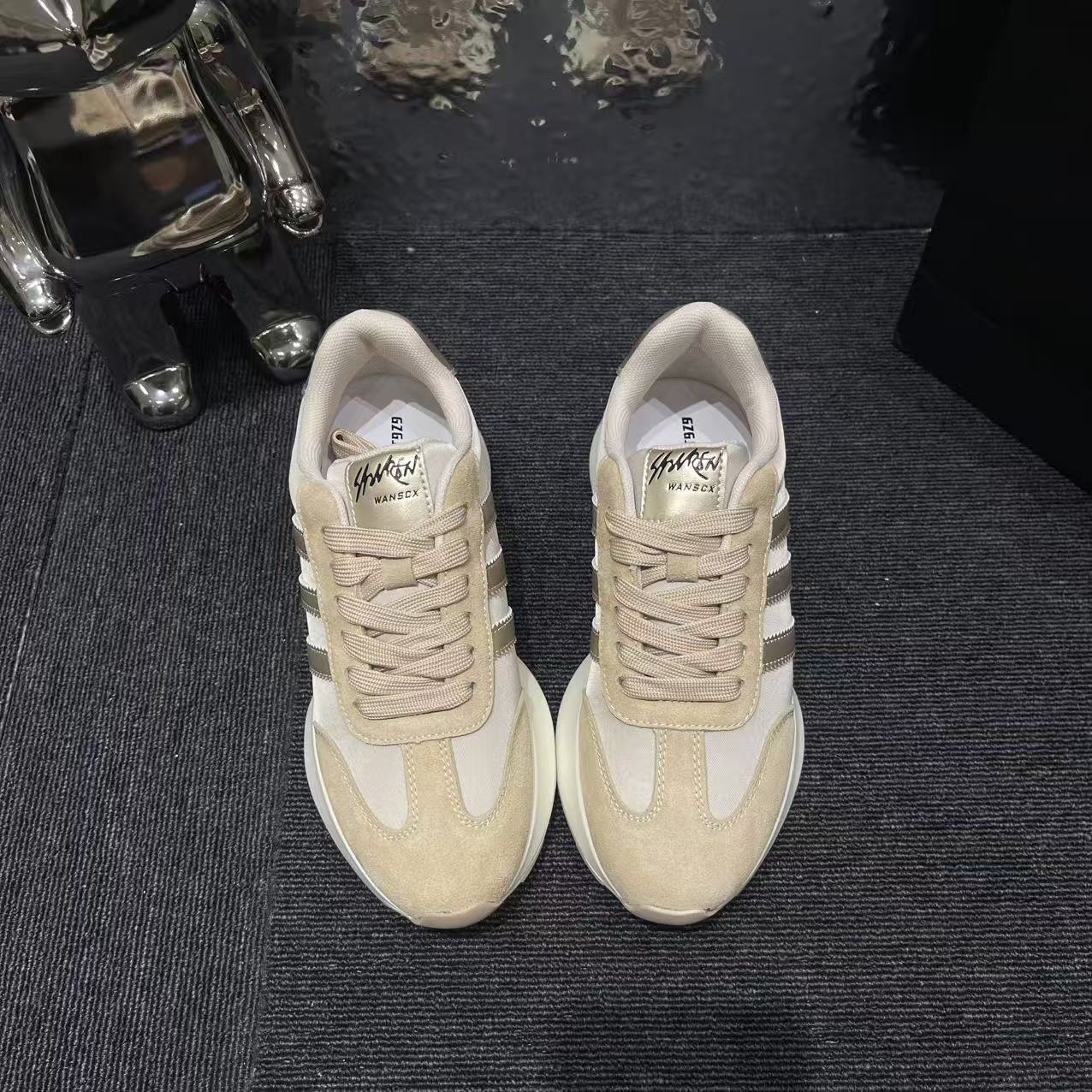 福利【香槟金阿甘】时尚香槟金百搭透气休闲鞋A01