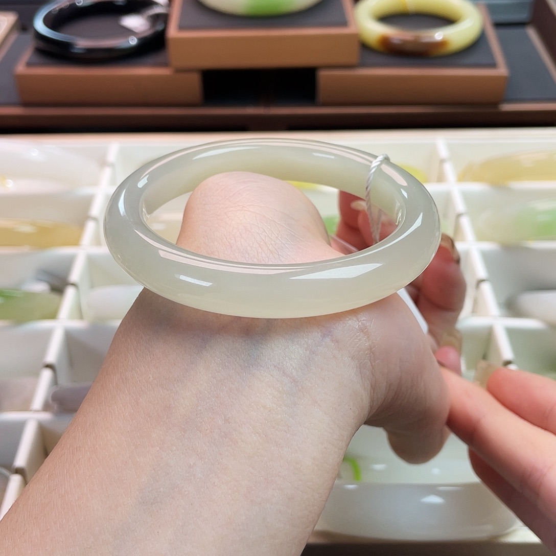 和田玉未镶嵌手镯冰 完美