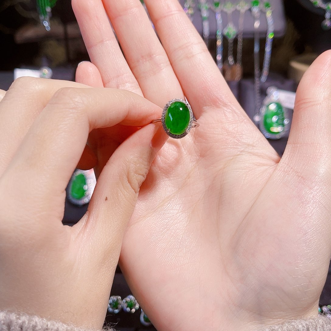 翡翠戒指银S925镶嵌蛋面戒指