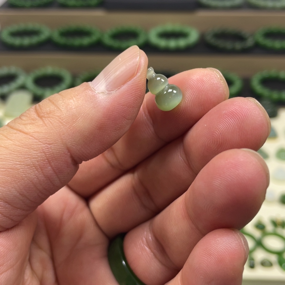 和田玉（碧玉）未镶嵌颈饰