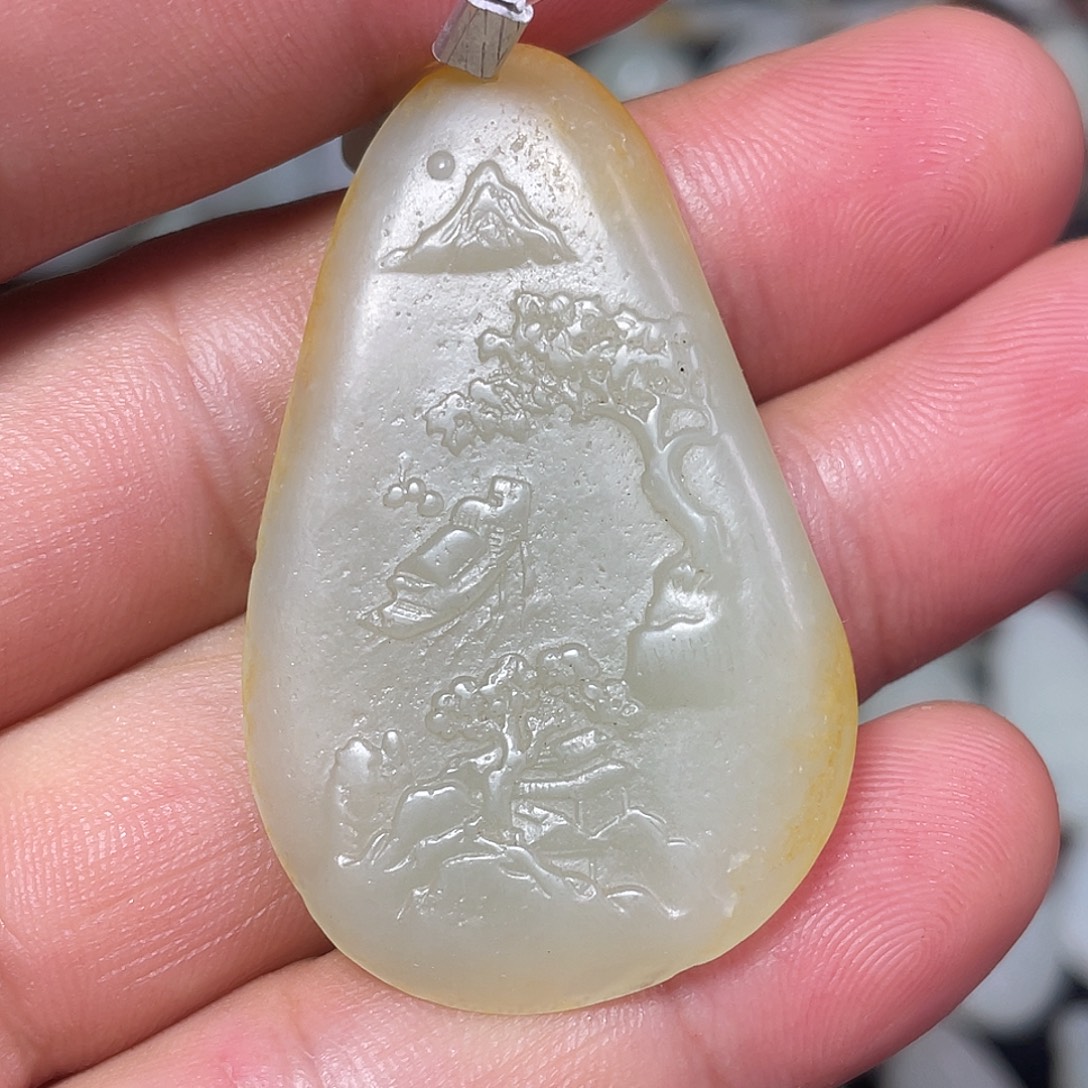颈饰未镶嵌和田玉吊坠