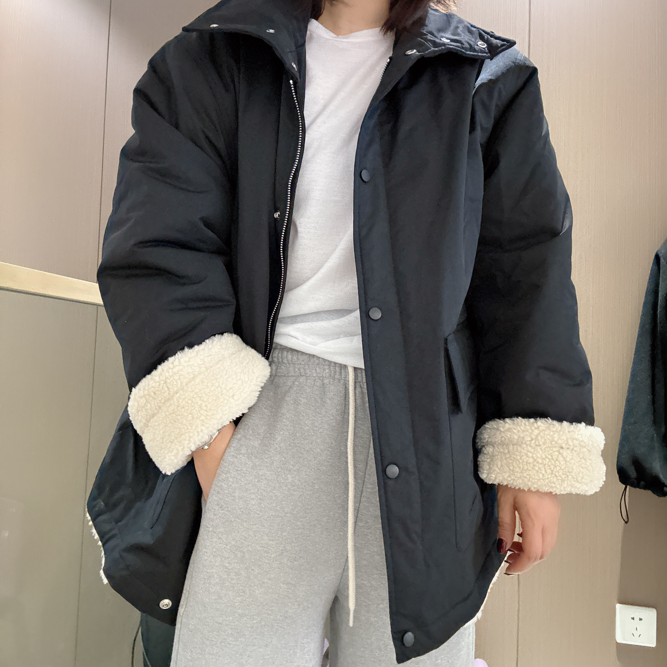 中长款高领设计时尚外套