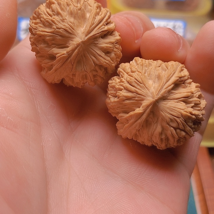 文玩核桃把件33全品野生疆王