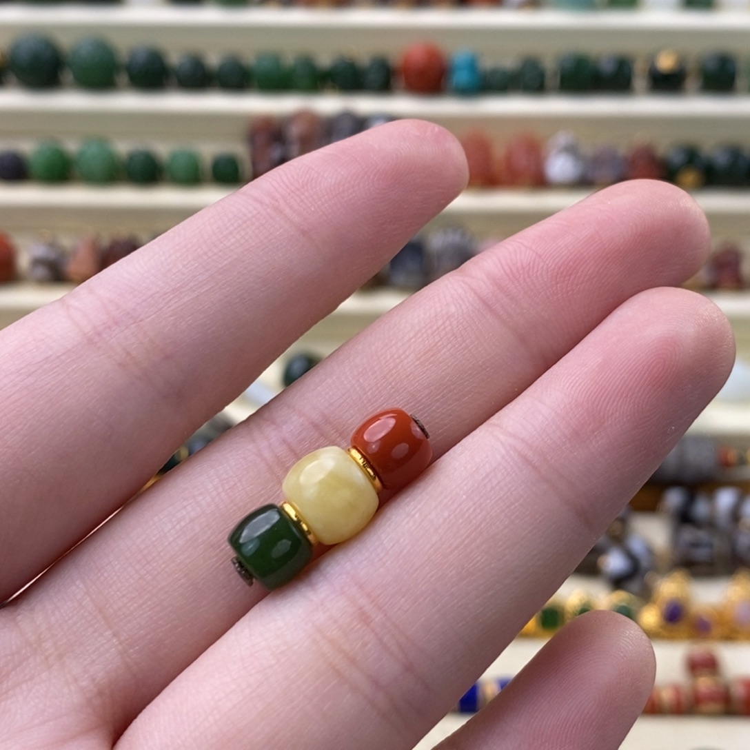 蜜蜡18K金镶嵌颈饰三连珠