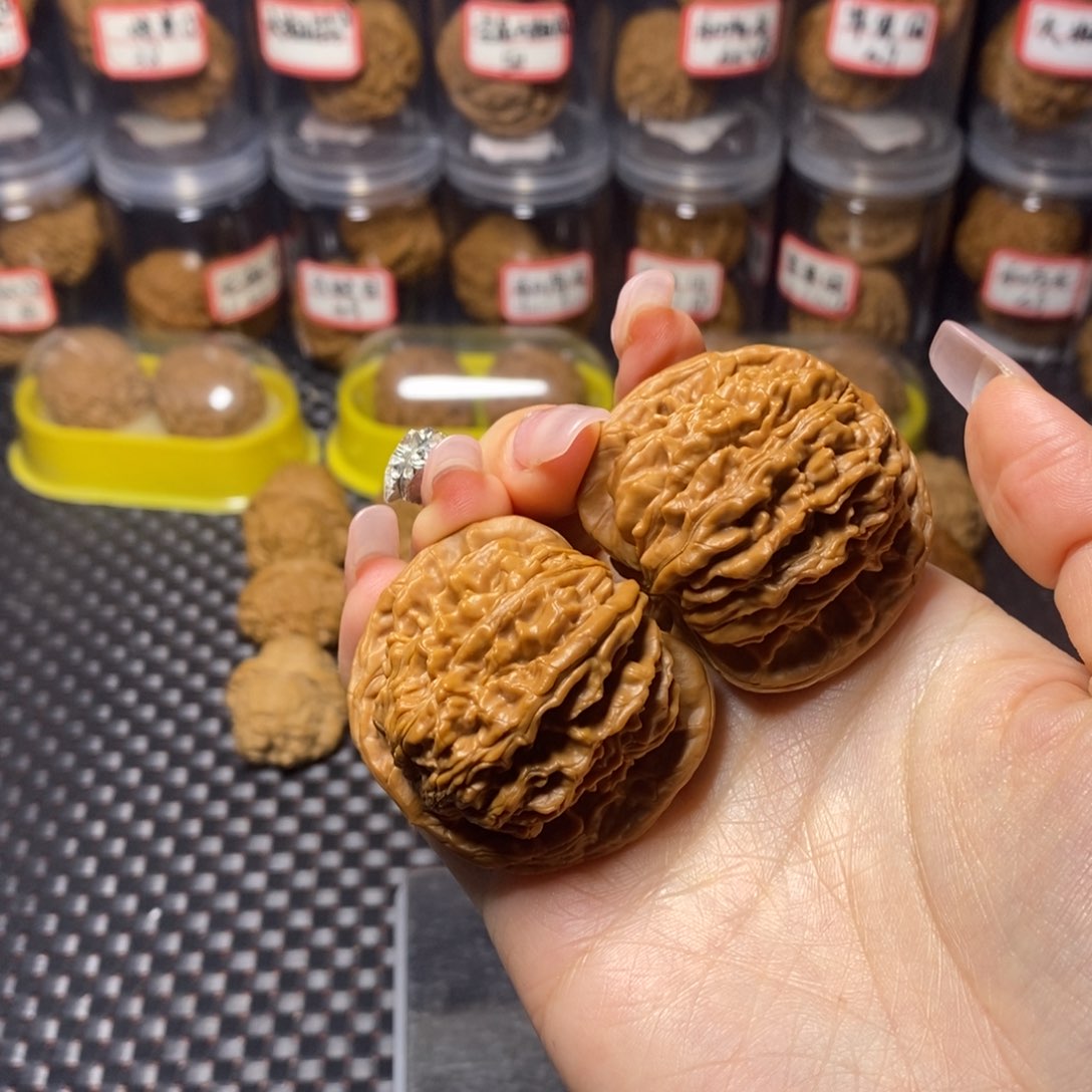 文玩核桃把件四座楼45.9