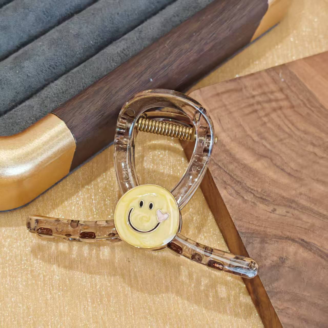 芙奈琪00302高端轻奢笑脸抓夹