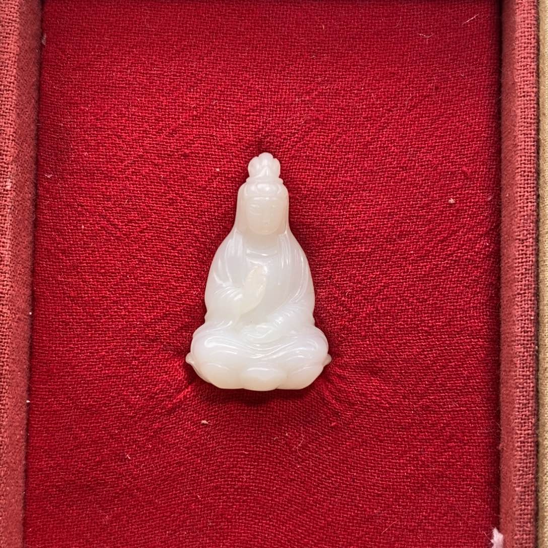 淡***然和田玉未镶嵌颈饰