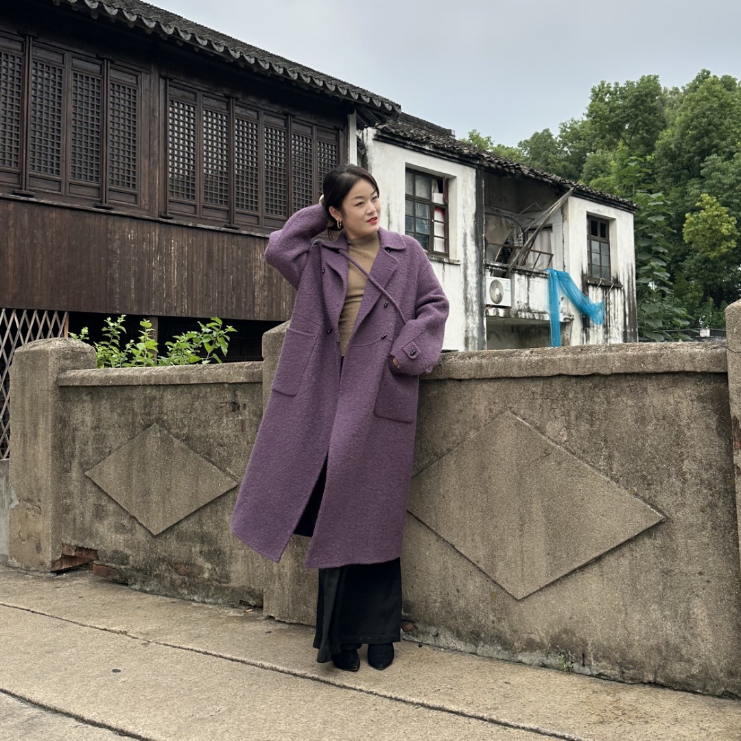 2516精典时尚新型圈圈毛面料长款羊毛大衣