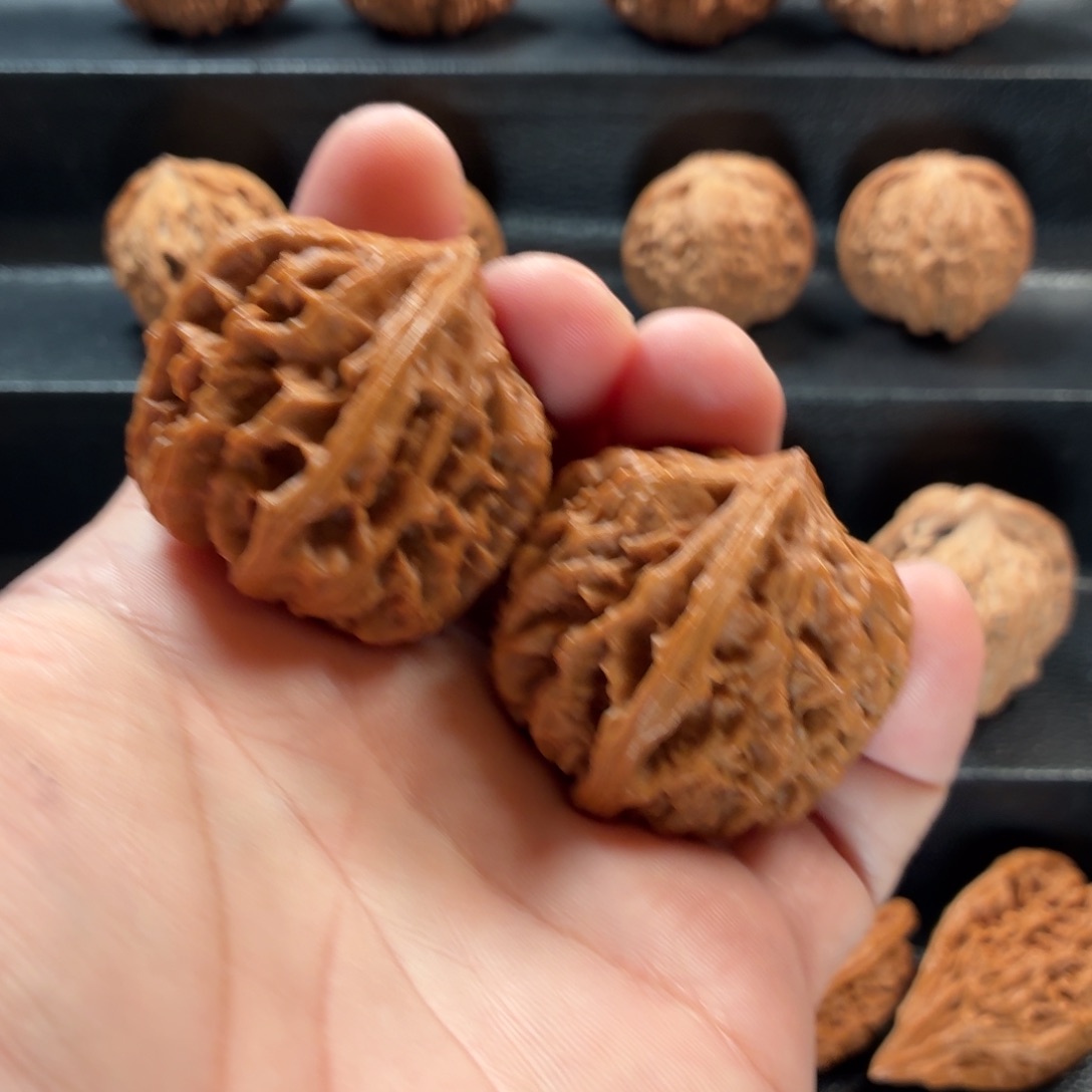 行***五把件桃核野生原树石门马蹄41独家