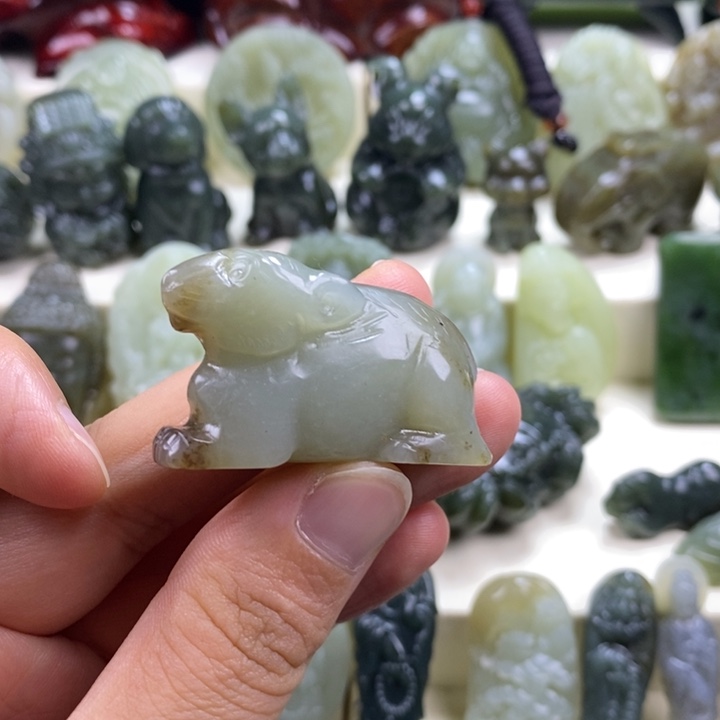 颈饰未镶嵌和田玉