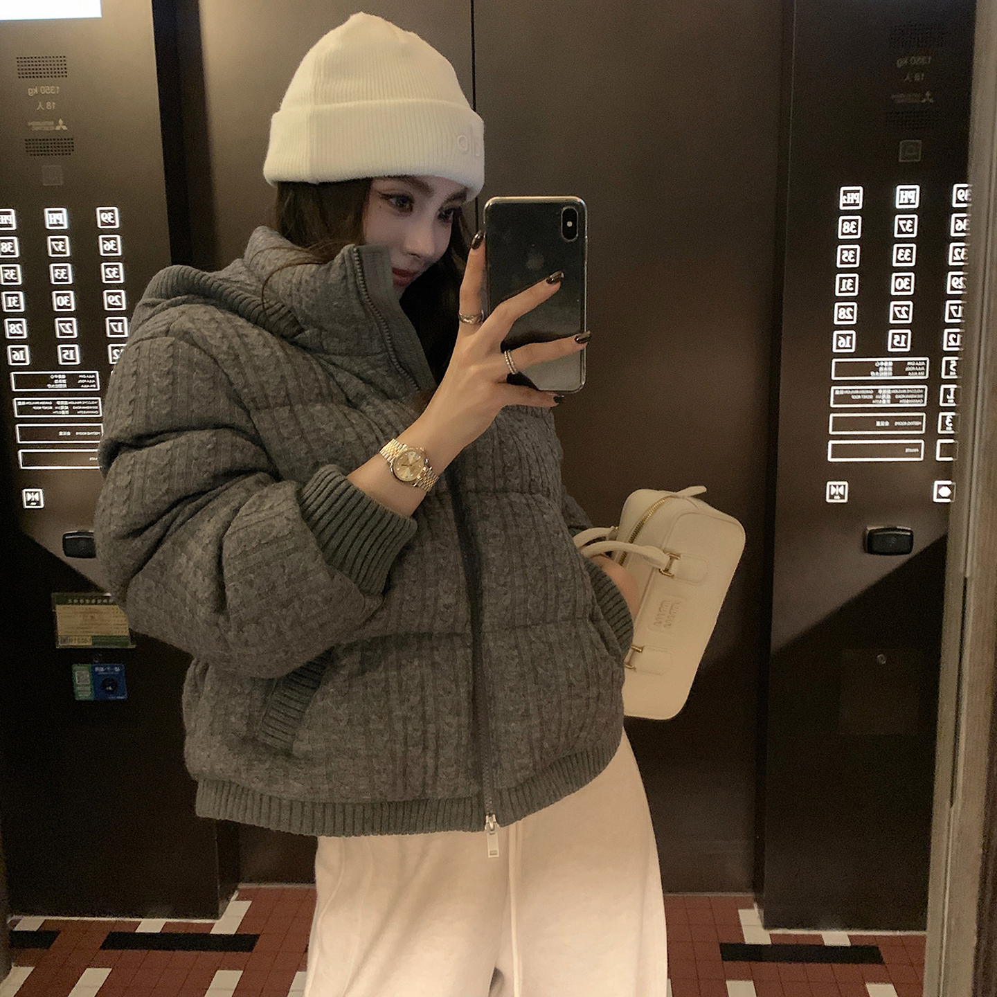 “老钱绞花羽绒服”三星90白鸭绒 立领连帽绞花针织短款-羽绒服