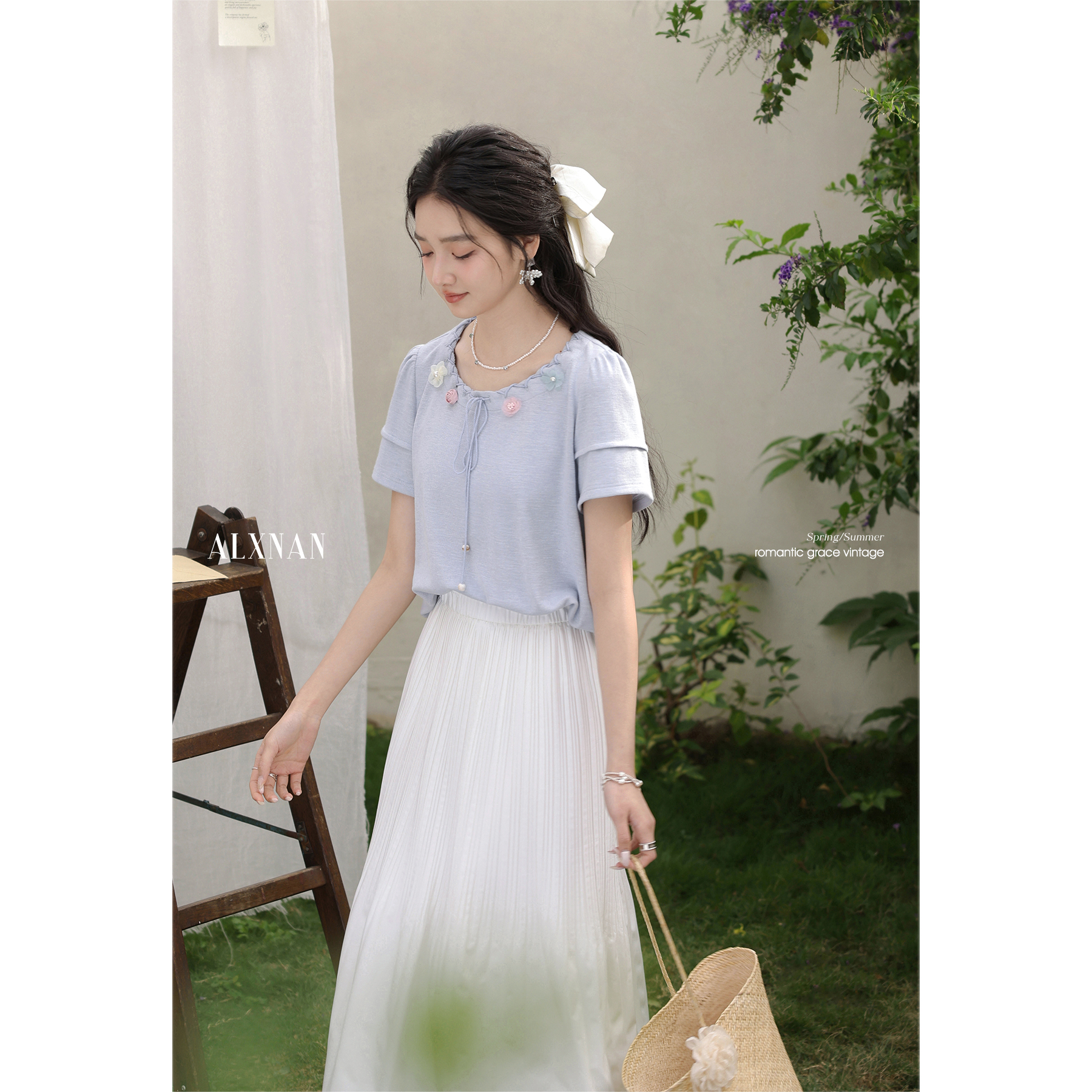 鹿向南「悠然假期」蓝色设计感T恤时尚气质宽松短袖上衣L55023