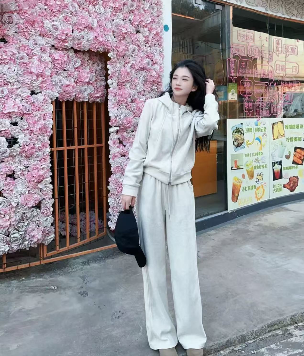 2024冬季新款加绒加厚运动休闲连帽显瘦气质洋气阔腿裤两件套套装