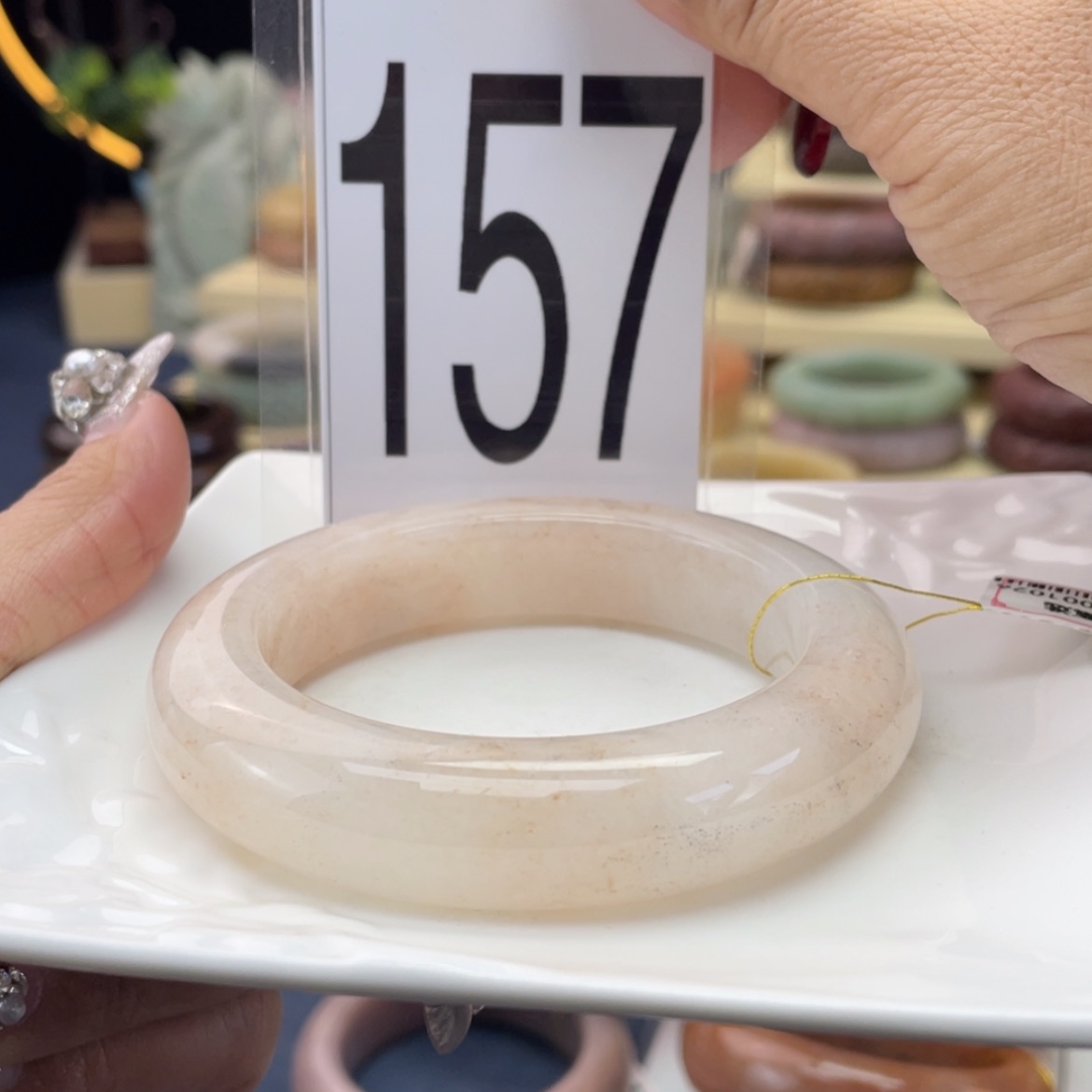 【闪购商品】石英质玉手镯未镶嵌