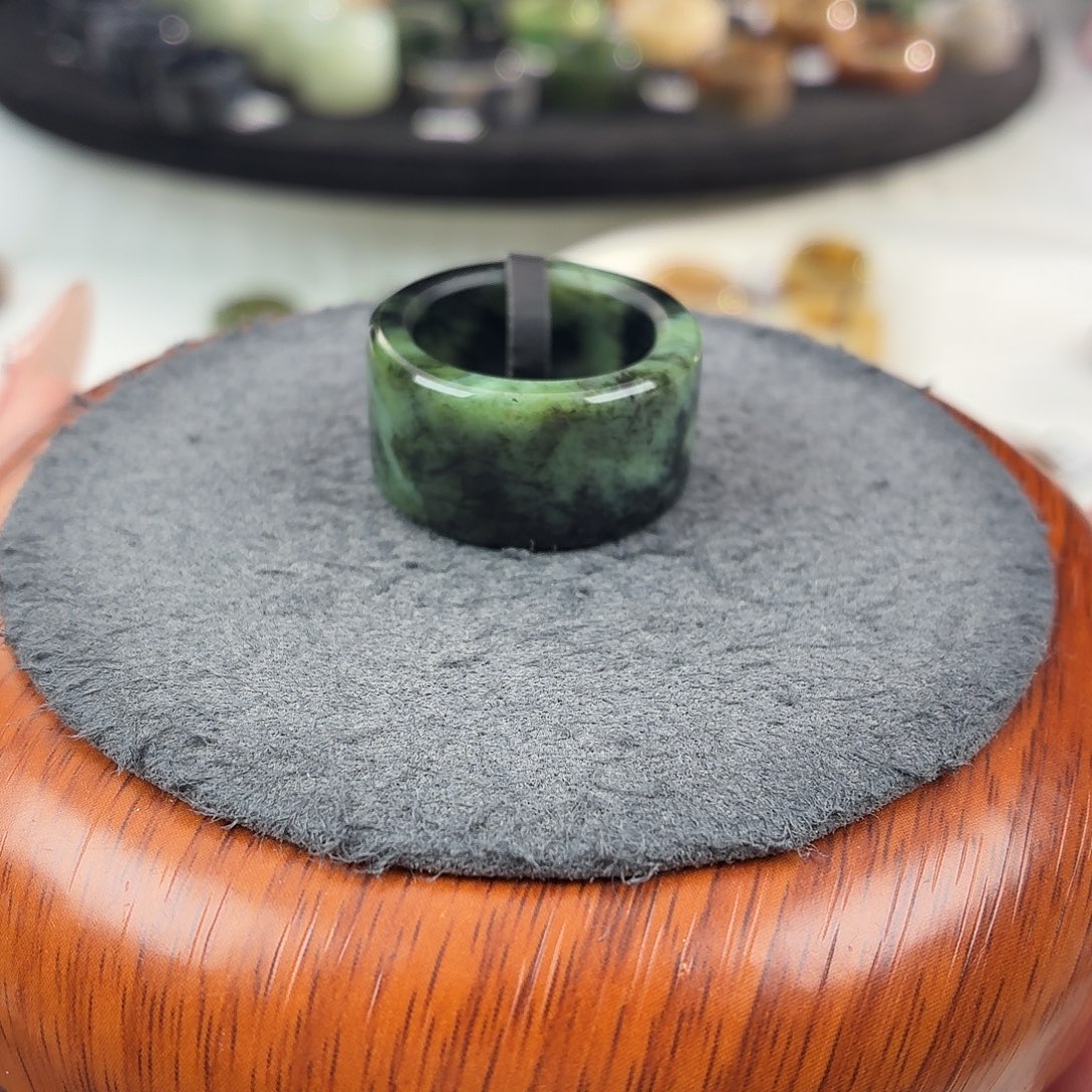 和田玉未镶嵌戒指b58多彩碧玉圆切18