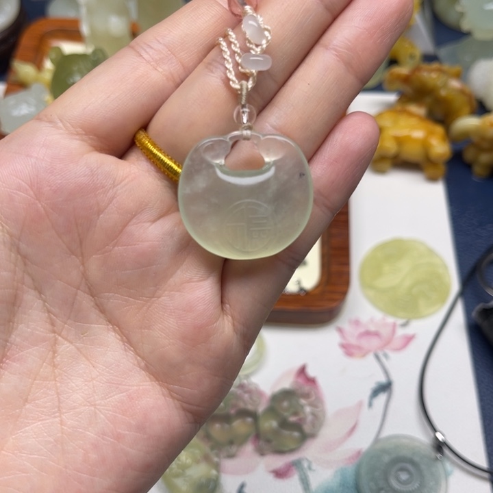 未镶嵌蛇纹石玉颈饰