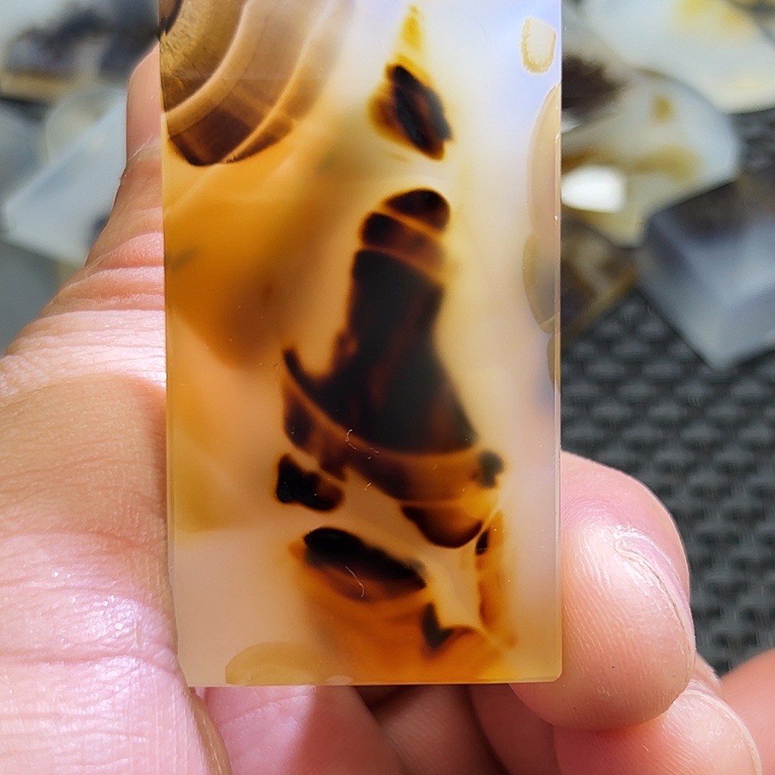 星***阁玛瑙/玉髓未镶嵌珠宝半成品
