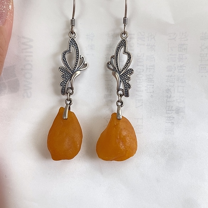 未镶嵌颈饰琥珀耳坠