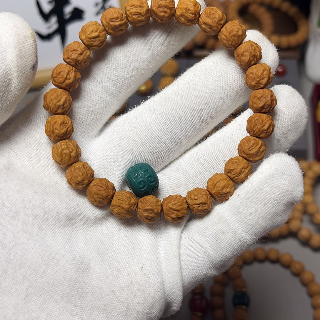 看***座猴头核桃吊坠龙蛇➕回纹