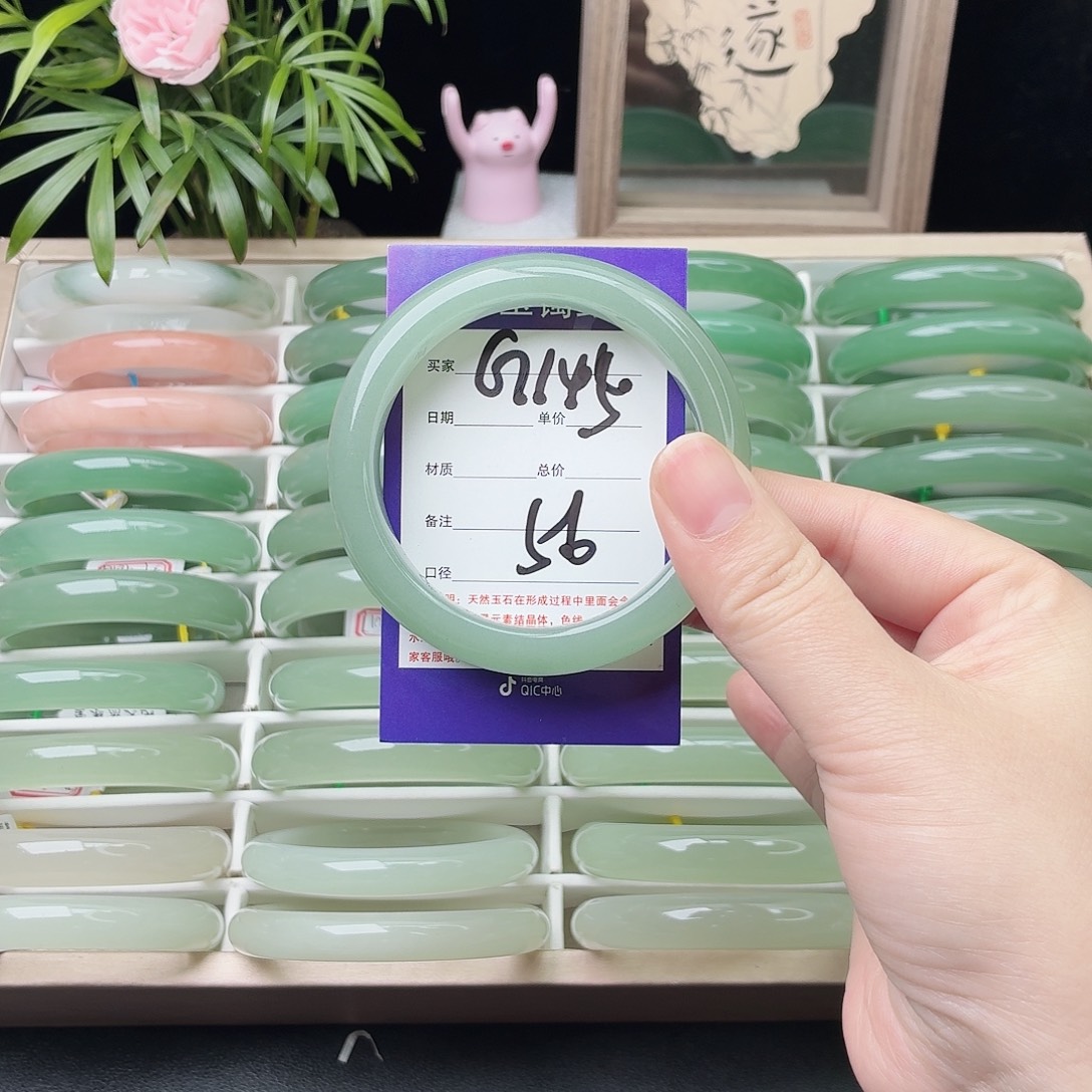 石英质玉未镶嵌手镯