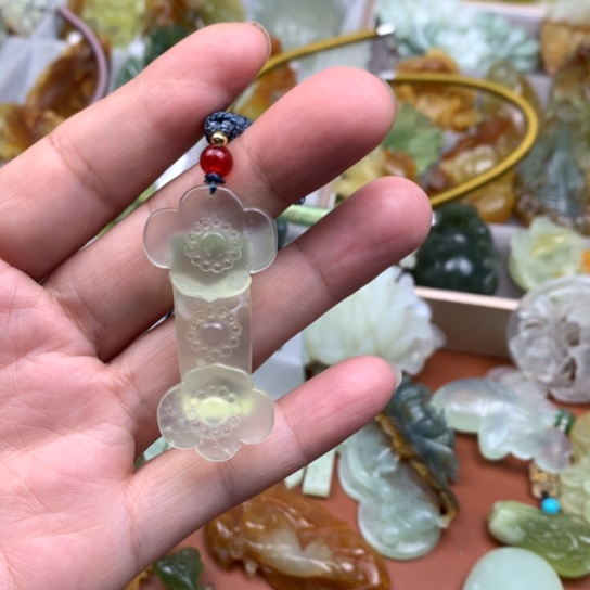 【闪购商品】蛇纹石玉颈饰未镶嵌