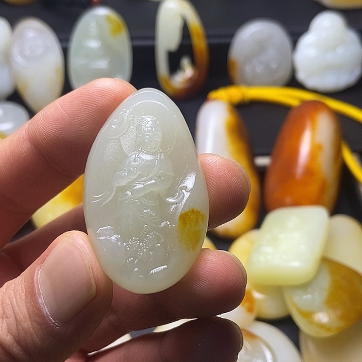 @***多和田玉未镶嵌颈饰