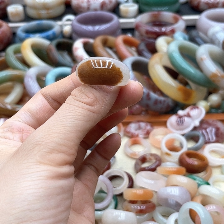 石英质玉圈口齐全未镶嵌"*"