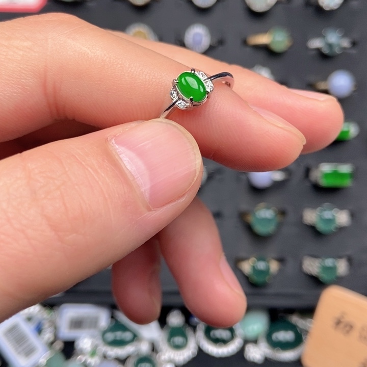 翡翠未镶嵌戒指戒指