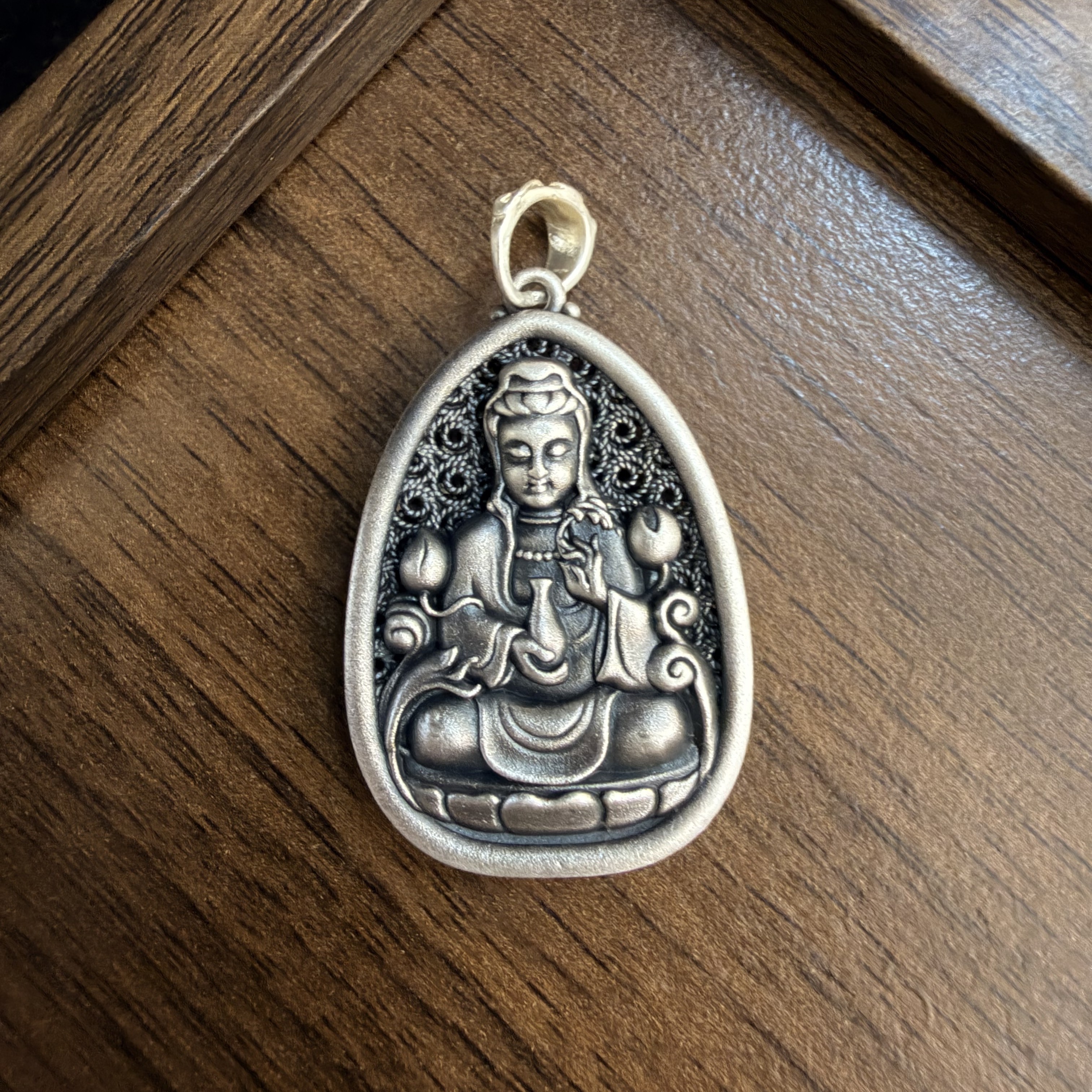 吊坠足银 纯银吊坠，999足银，观音吊坠镂空。手拿净瓶10
