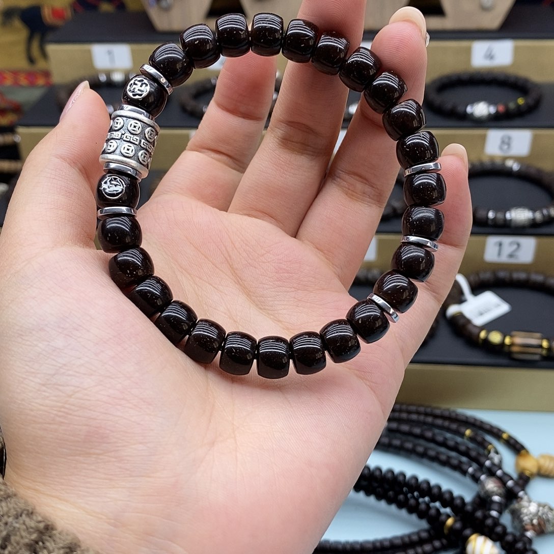 攀***者椰蒂吊坠原生态9*7