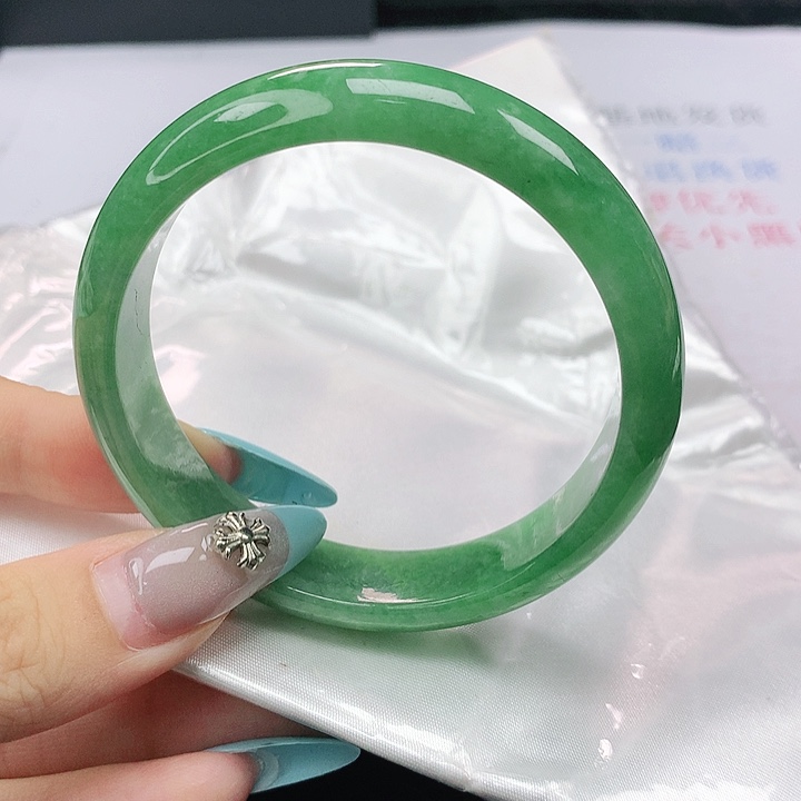 秀***翡翠手镯未镶嵌翡翠56.2正