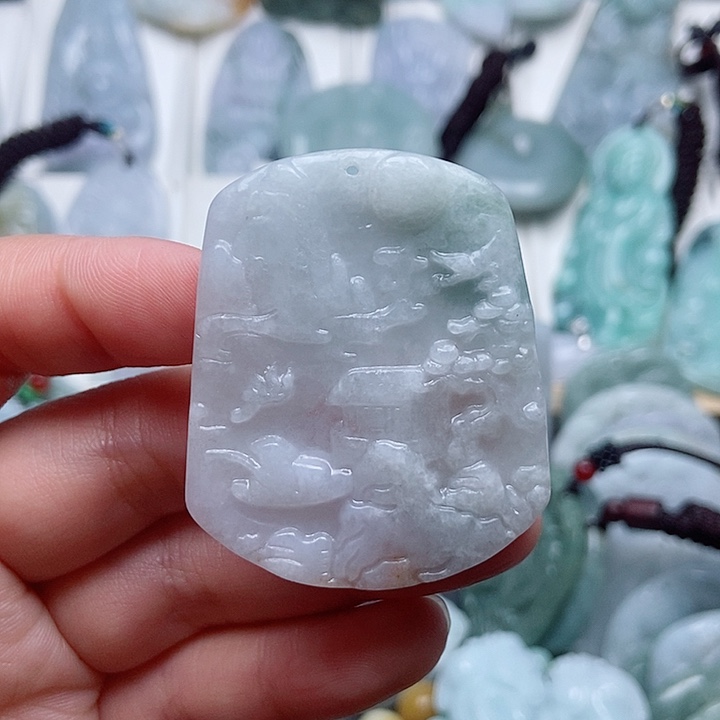 翡翠颈饰未镶嵌翡翠