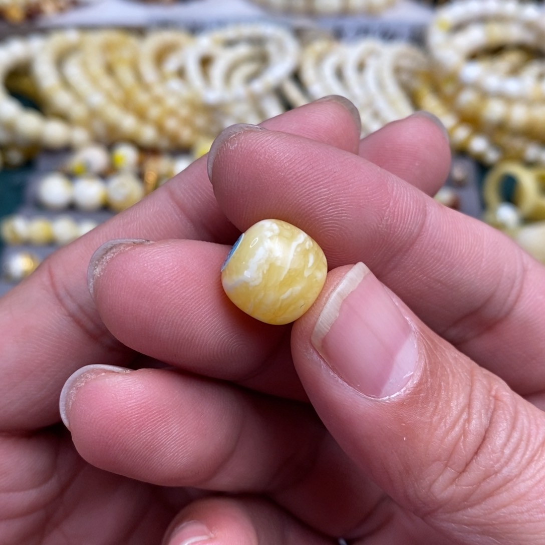 琥珀裸石未镶嵌唢***鸡13+虎皮纹