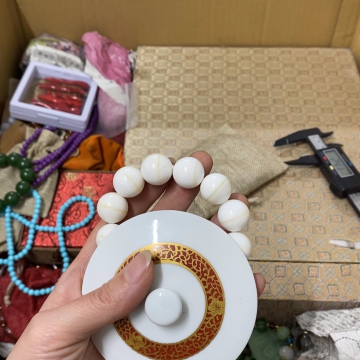 瓷片哈中古工艺品一件