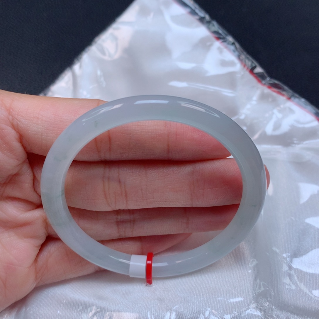 翡翠手镯未镶嵌天然