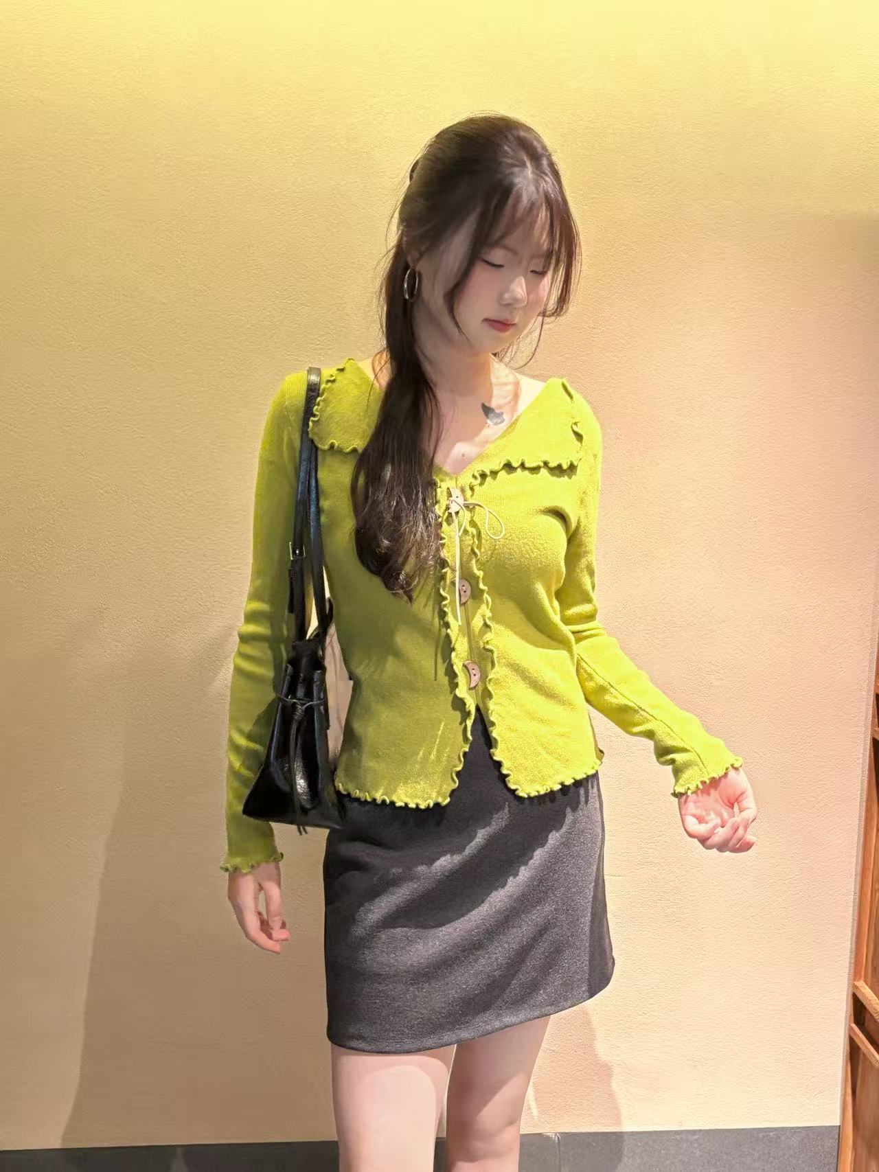 月牙扣羊毛打底衫