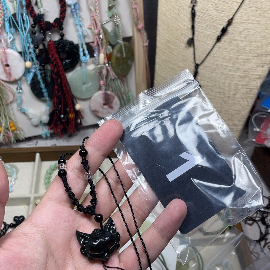 蛇纹石玉合金颈饰