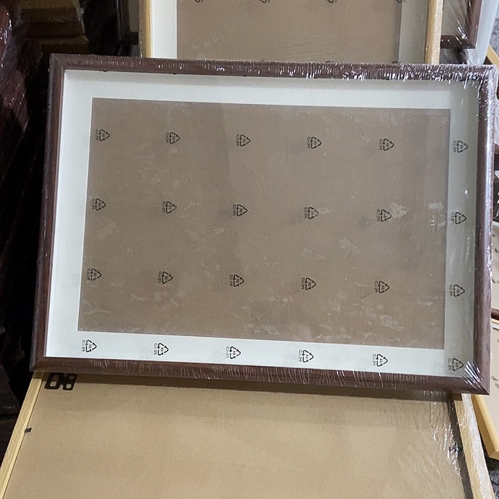 相框的结构是以几何形式表现