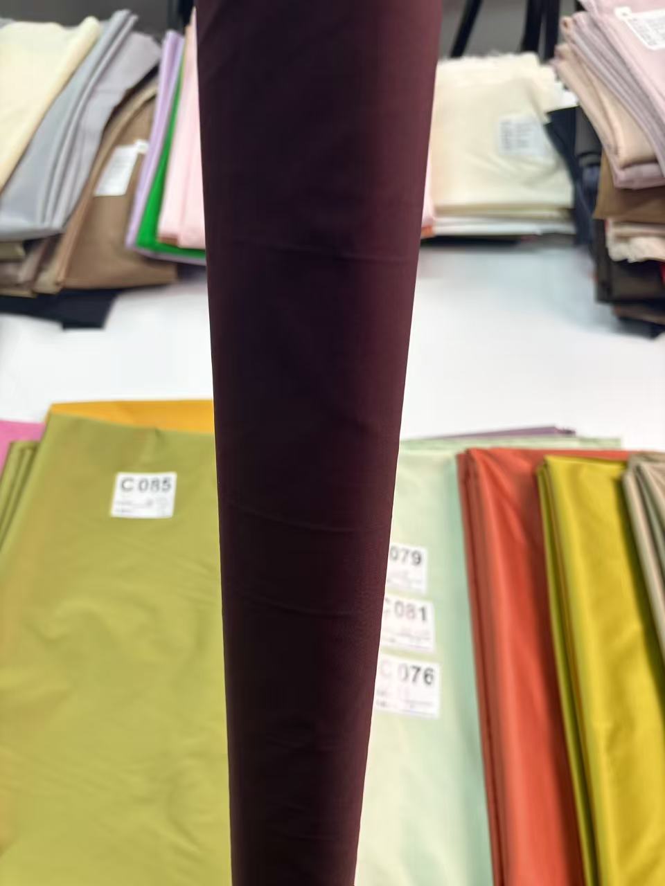 M073深酱紫 棉感中等厚度羽绒服面料